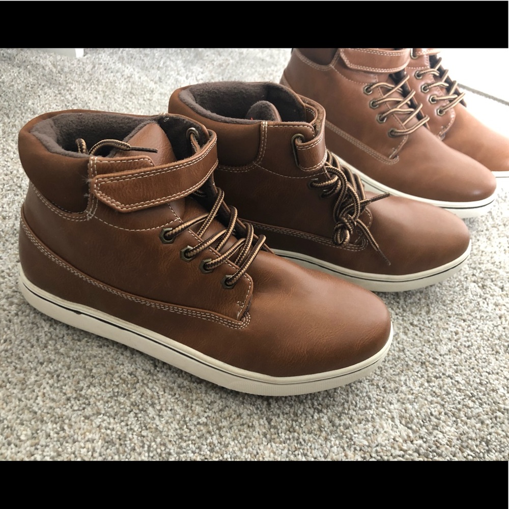 Boys hi top boots
